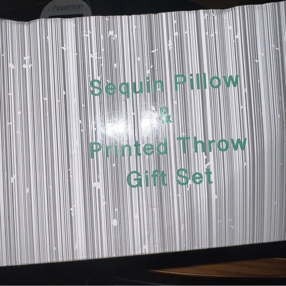 Posh Home Sequin Pillow & Printed Throw Gift Set New NIB Unicorn - Picture 6 of 6